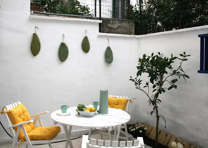 Willkommen In Einem Private Garden דירה *